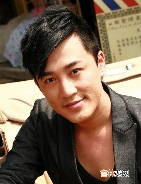 林峰艳照外泄 大方公开男士护肤美容心得