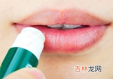 教你护唇 摆脱冬天嘴唇干裂