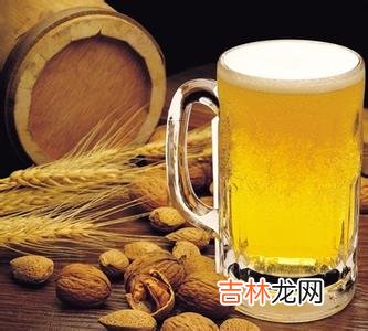 啤酒巧收毛孔 你试过吗