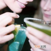 别让肌肤陪你“宿醉”酒后醒肤5大秘籍