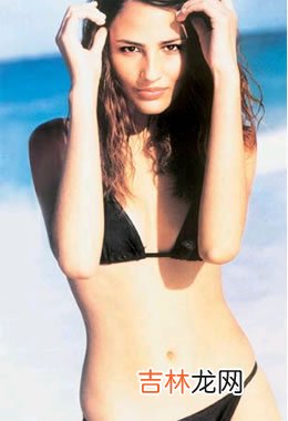 水中美人鱼 夏日游泳护肤攻略