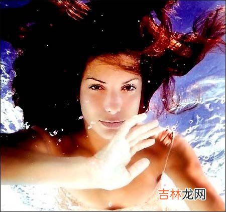 干燥秋天 怎么给你的头发喝水