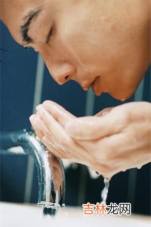 推荐:男士每日洁面全攻略