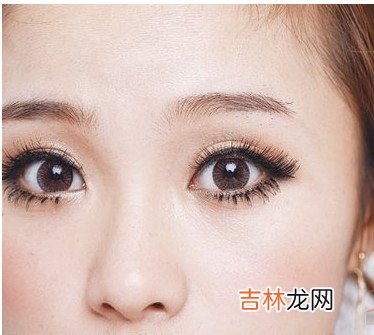 怎么粘假睫毛让眼睛更加有神