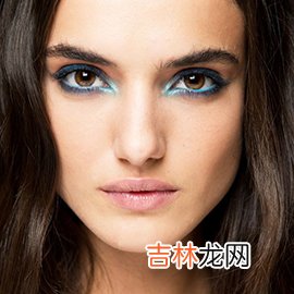用色彩为妆容注入情感