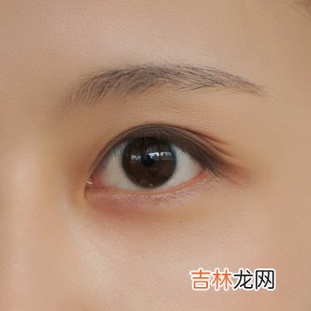 画好眼线眼影让你告别浮肿“青蛙泡泡眼”