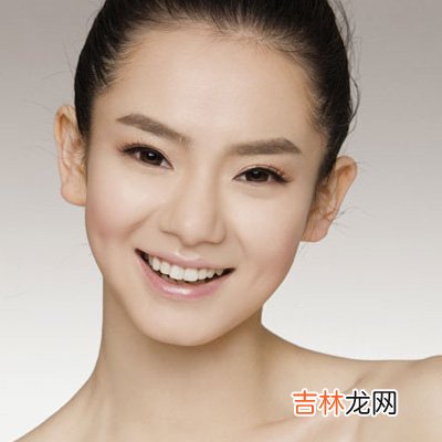 一瓶矿泉水消灭皱纹黑眼圈