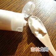 25岁后女人需注意毛孔粗大问题