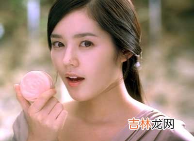 晨起空腹喝杯温开水便宜美容却有效