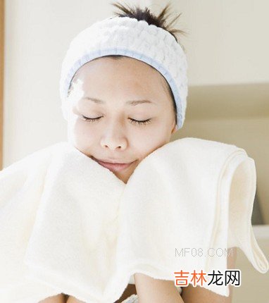 水润女人洗脸水勿过烫