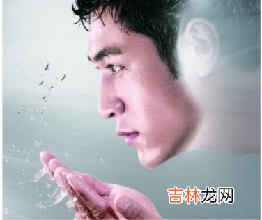 跟着美男学习该如何护肤