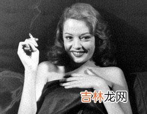 吸烟女青年肺癌多