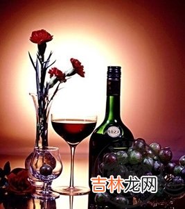 葡萄酒在优雅中美肤