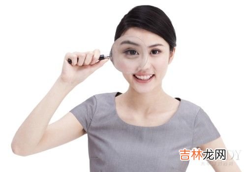 学宋慧乔眼部按摩击退黑眼圈