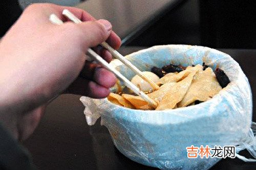 套碗塑料袋藏毒素 在外就餐应该远离