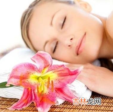 八项补水措施解决寒冬时节肌肤干燥