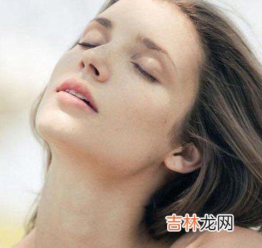 肌肤干燥如做好保水功课