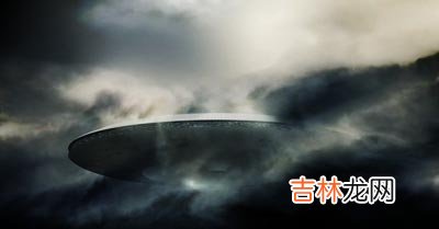 昆明机场上空现如彗星不明飞行物