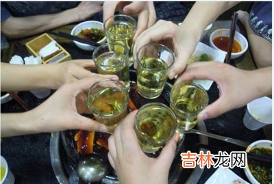 冬季吃火锅喝啤酒易损健康