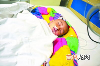 三鹿奶粉受污染致甘肃59名婴儿患肾结石死亡1名