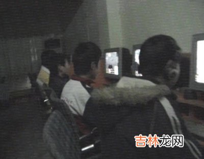 16岁少年沉迷网吧三昼夜 引发心内膜炎生命垂危