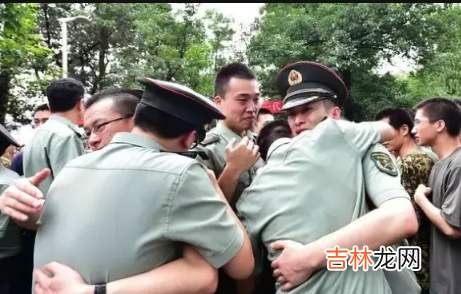 军校平时可以玩手机吗