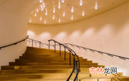 搬家灯要亮三天吗