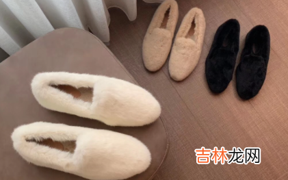 买带绒的鞋子要大一号吗
