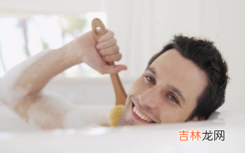 男子过度劳累后洗热水澡致休克怎么回事