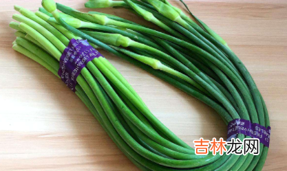蒜苔上面的那个花可以吃不