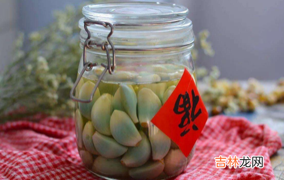 腊八蒜可以加蜂蜜吗