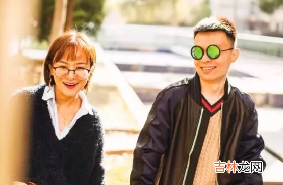 把丈夫当成上铺兄弟，把日子过成段子，这个女人火了