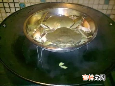 清蒸大螃蟹,活螃蟹蒸之前怎么处理?