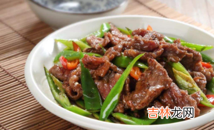 牛肉买哪个部位炒起来比较嫩