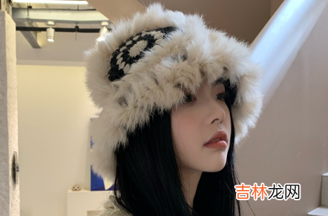 经常戴帽子会脱发秃顶吗