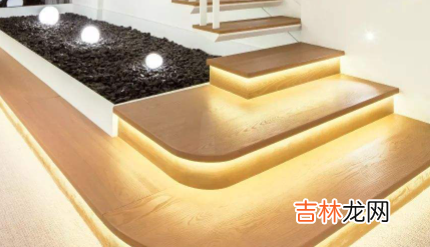 楼梯踏步灯高度多少合适