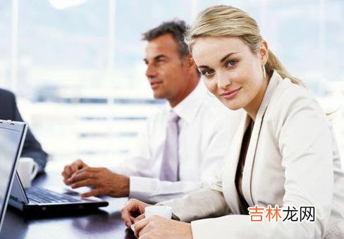 不要和上司走太近 如何做一个职场聪明人