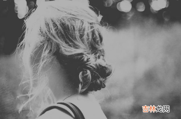 女人所有的退路,都是钱给的