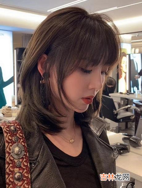 春天染头发什么颜色好看