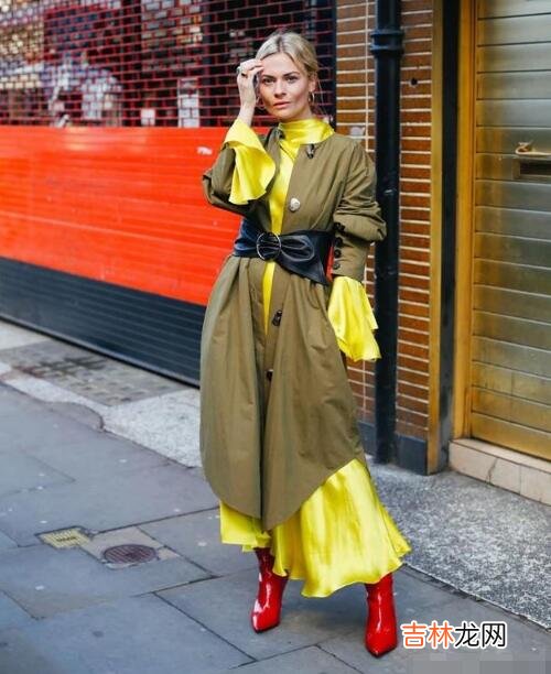 连衣裙打底裙子还是裤子好看?