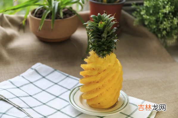菠萝和鸡蛋可以一起吃吗