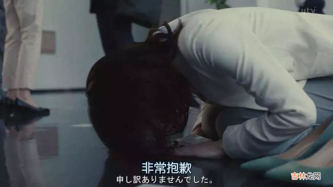 “回家哭怕吓到女儿”谁不是一边崩溃一边努力活着