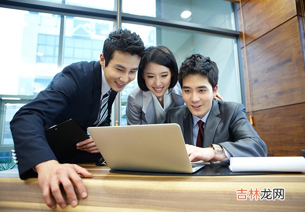 身为“职场小透明”是什么体验?