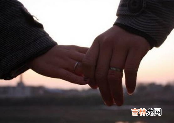 松柏木命和炉中火命的婚配好吗，木火夫妻很相配