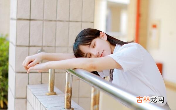 下巴尖的女人性格如何 比较固执