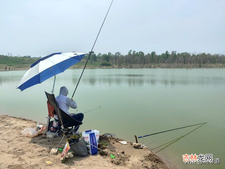 钓鱼专用户外遮阳伞 钓鱼用具遮阳伞如何稳固