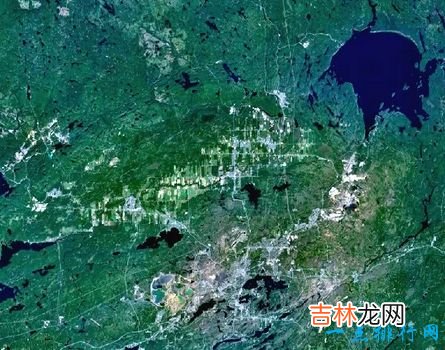 世界上最大陨石坑 直径达300公里