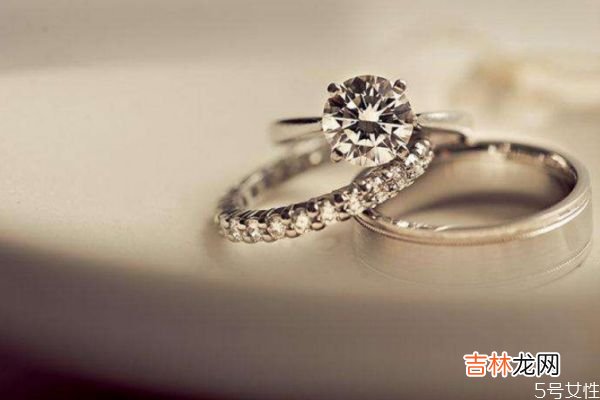 结婚戒指平时要戴吗？ 结婚戒指怎么戴