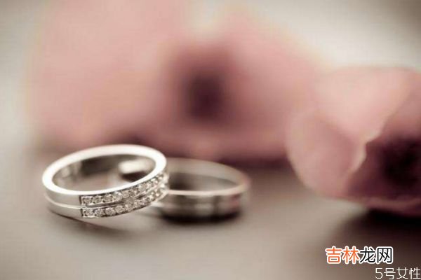 结婚戒指平时要戴吗？ 结婚戒指怎么戴