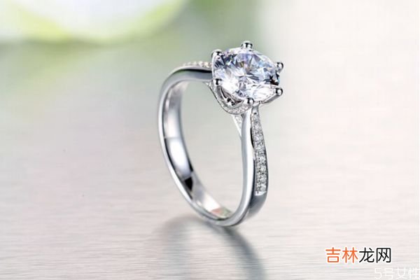 结婚戒指平时要戴吗？ 结婚戒指怎么戴